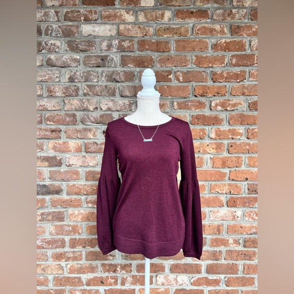 Club Monaco - Picture 1 of 1